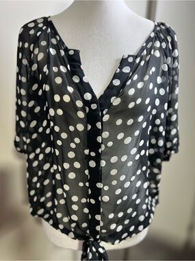 HeartSoul Black & White Polka Dot Tie-Hem Blouse